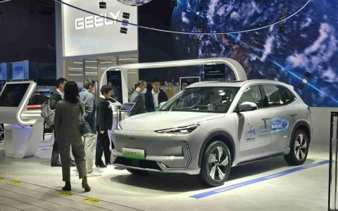 吉利控股：2027年目标实现年销超500万辆新车