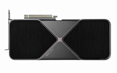公版RTX 5090超薄结构仅需2插槽！依靠液态金属散热