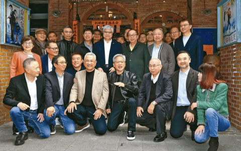 宴请供应链 黄仁勋喊AI“TEAM TAIWAN”