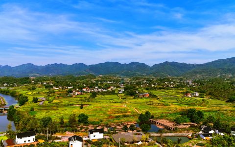 云雾绕梯田，层叠“链”三产 绘在高山丘陵上的城乡融合发展新图景