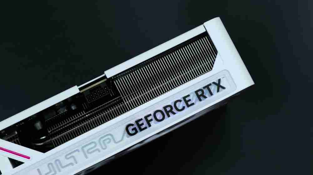 4K游戏的高端之选:七彩虹iGame GeForce RTX 5080 Ultra W OC 16GB开箱