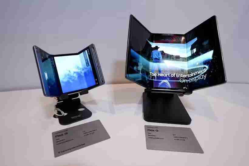 三星首款三折叠手机被曝叫Galaxy G Fold:9.96英寸屏幕,2025Q3发布