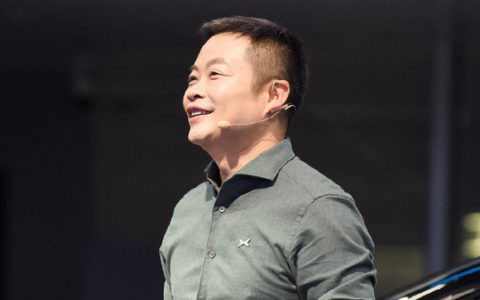 何小鹏提交建议：“推动在停车场开展低速无人驾驶” 　