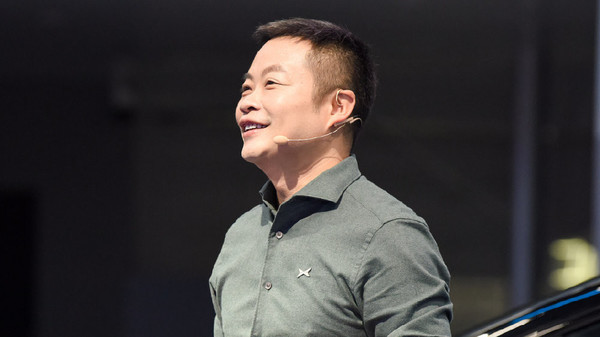 何小鹏提交建议:“推动在停车场开展低速无人驾驶”