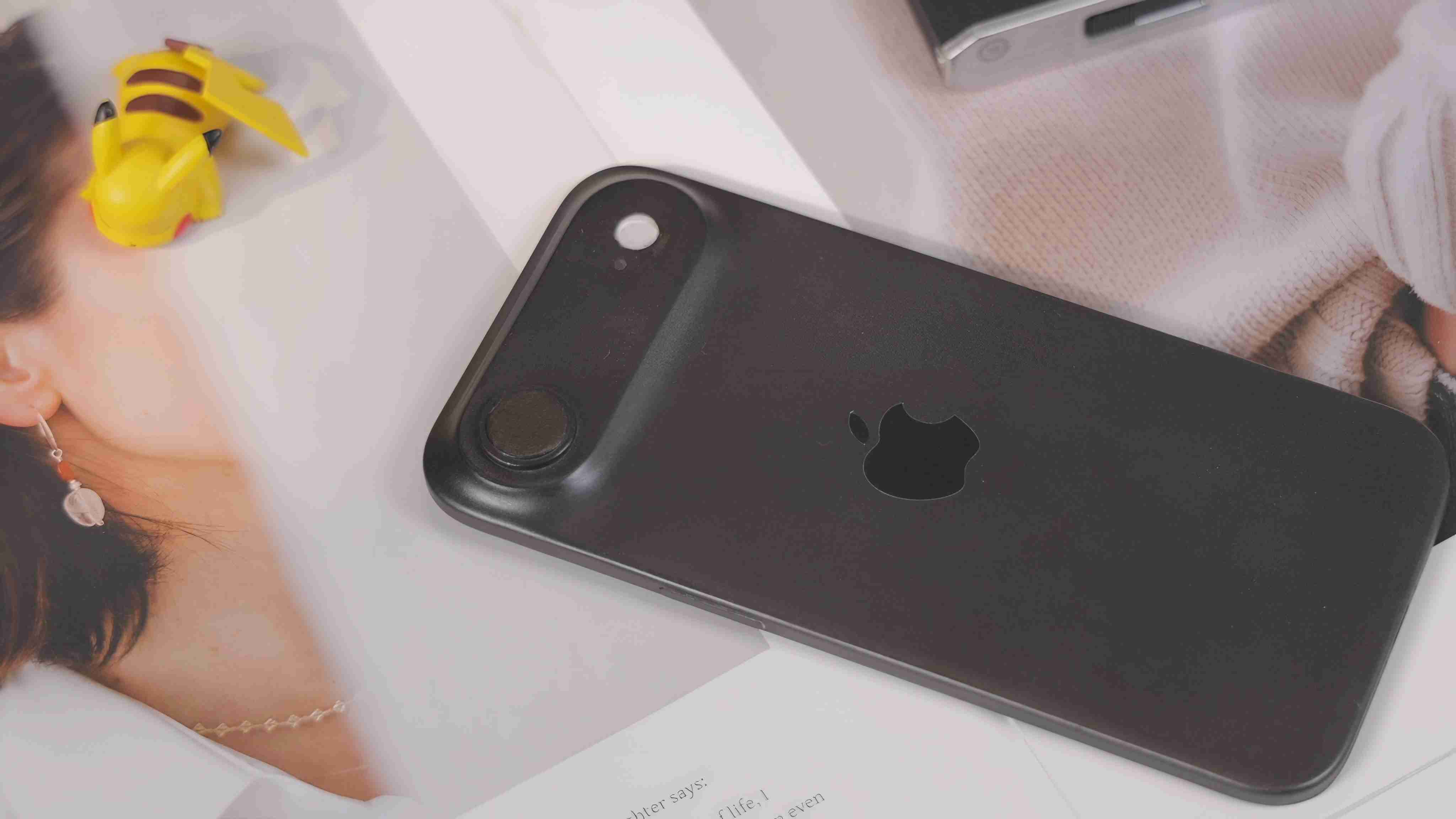 iPhone 17系列新机模上手图!背摄设计太过瞩目
