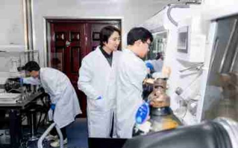 浙大《自然》发布，新型半导体技术造就世界最小LED