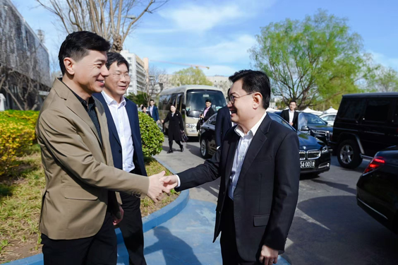 “这就是未来!”新加坡副总理王瑞杰试乘并点赞萝卜快跑