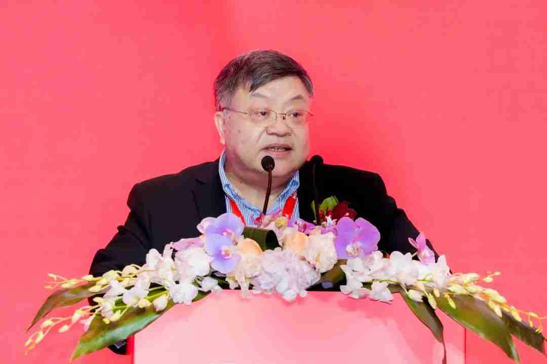 华虹半导体总裁兼执行董事白鹏博士应邀出席SEMICON China 2025并作开幕主题演讲