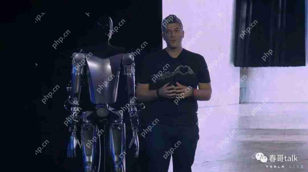 Tesla Bot 亮相