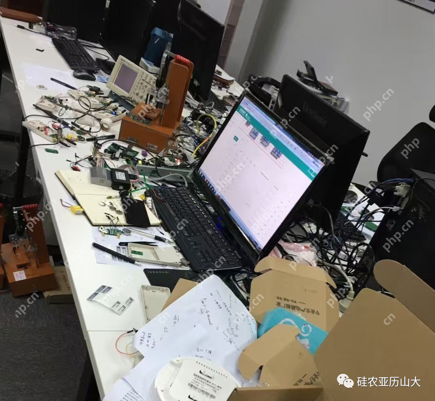晒一波工程师的工位,你喜欢哪种?