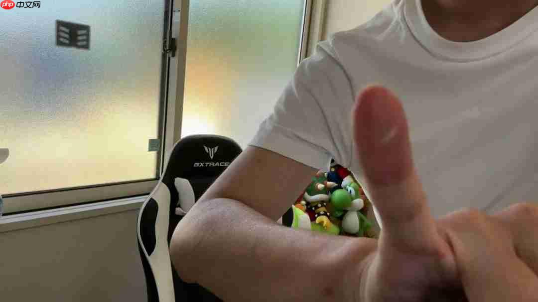 笑死!日本玩家连Switch 2时被夹到手 疼得嗷嗷叫