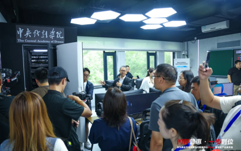 “+普惠、+性能、+智能”：华为“三板斧”破局商业市场全闪落地挑战