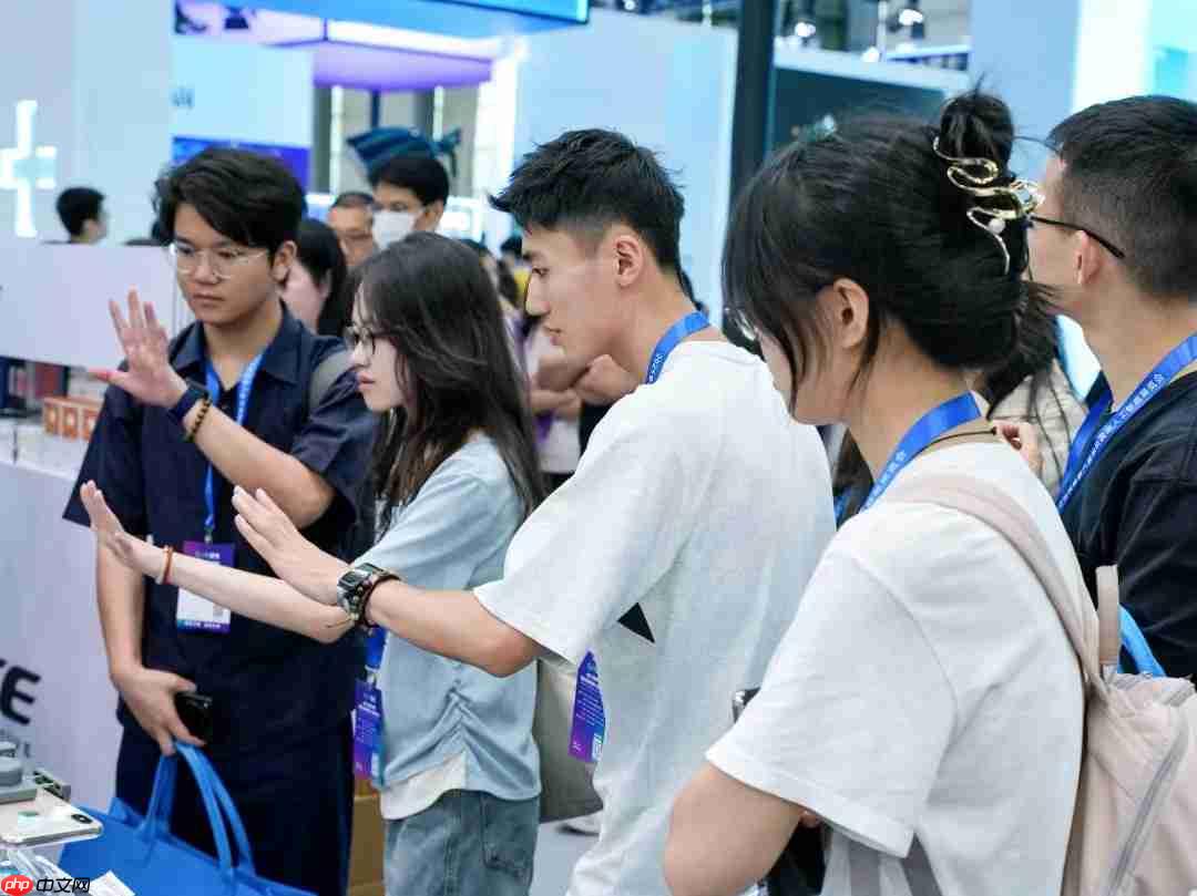 未来科技撞上青春活力,AI展会玩出新高度!