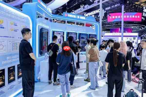WAIC 2025，我们闯进了超级头部主播的“造星梦工厂”NOVA