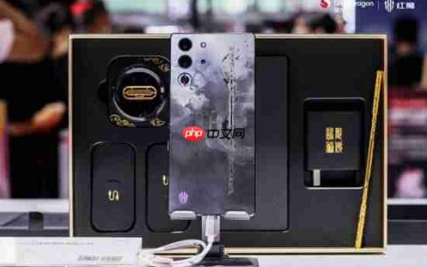红魔10S Pro斗战胜佛版真机亮相ChinaJoy：自带24K金箍棒！