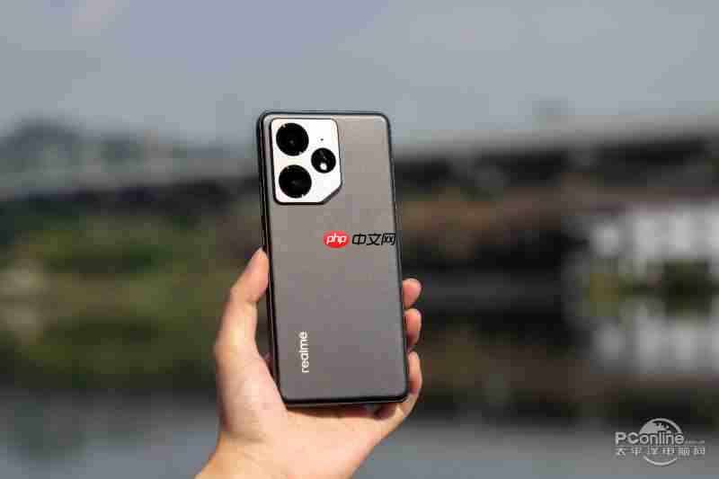 realme 新机配置曝光:或搭载天玑 9500e/ 骁龙 8 Gen5 处理器