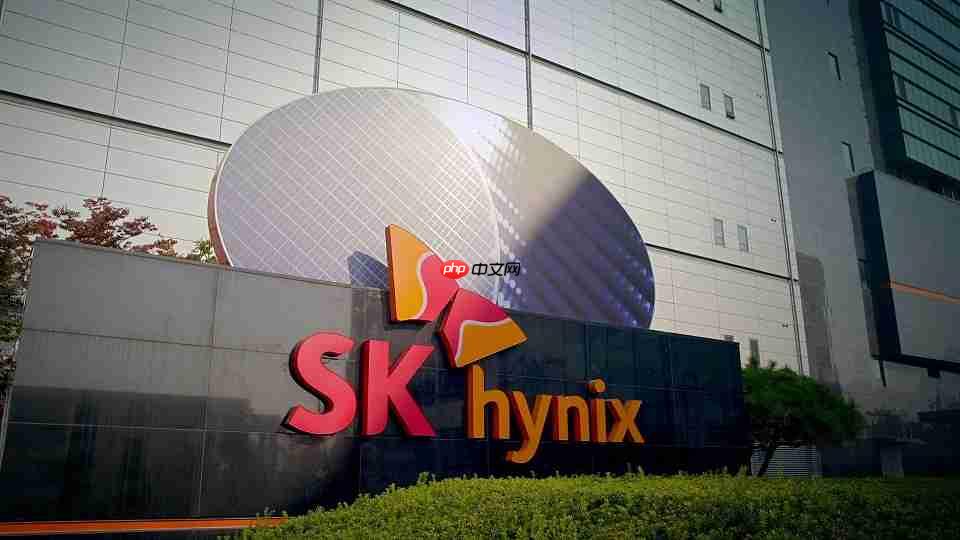 消息称 SK 海力士劳资双方达成 2025 年度协议,取消绩效薪酬上限