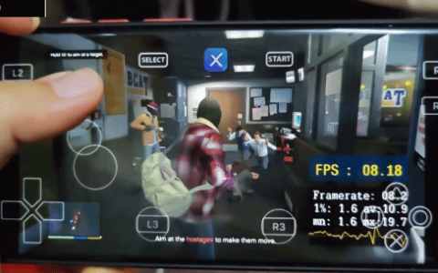 手机玩《给他爱5》实拍视频：使用PS3模拟器