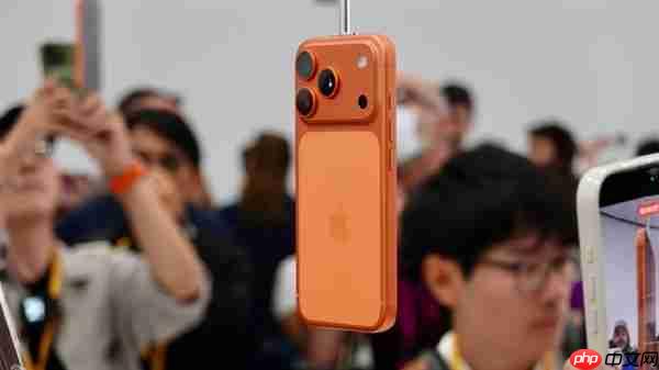 苹果的牙膏“挤爆了”!小米卢伟冰锐评iPhone 17:Air非常惊艳 Pro辨识度拉满