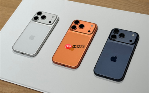 苹果线下店展出iPhone 17 Pro真机：已满身划痕！铝合金机身被吐槽质感差