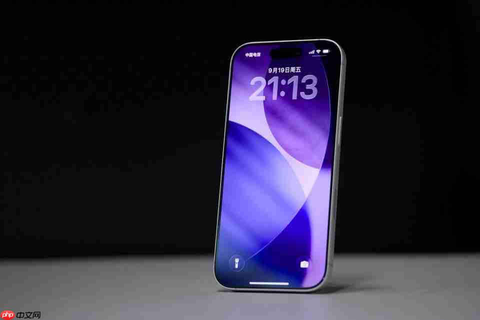 iPhone 17全网最强评测:性能与散热均惊艳,这点不如Pro