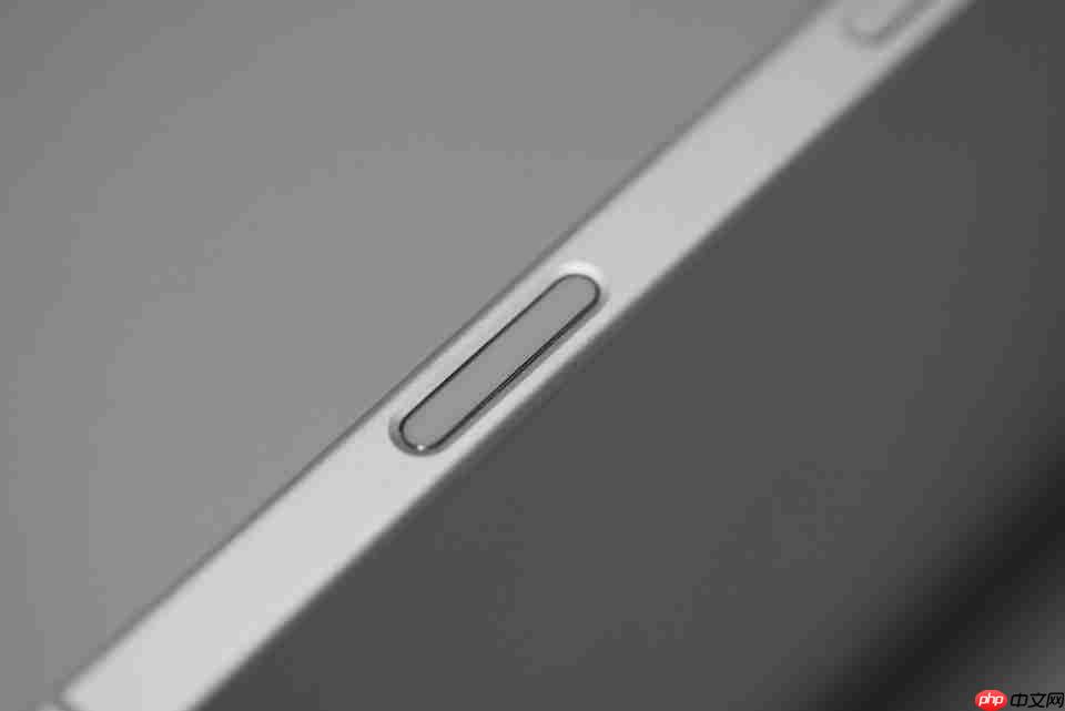 iPhone 17全网最强评测:性能与散热均惊艳,这点不如Pro