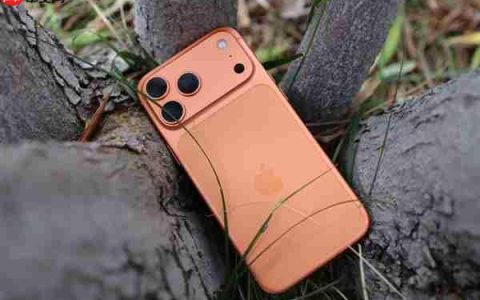 iPhone 17刚开售就遭用户吐槽易刮花 分析师：不会影响销量