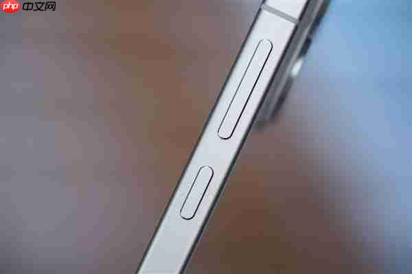 小直屏第一次冲上7000mAh!小米17图赏