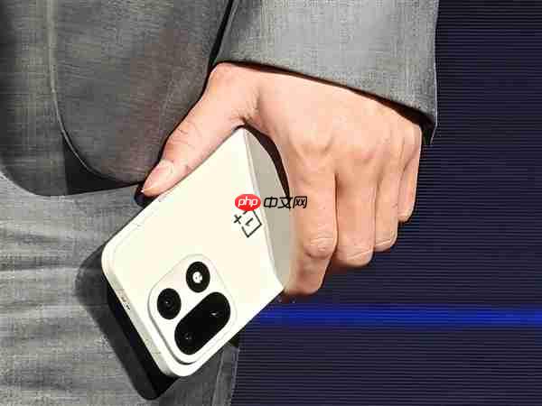一加15开启全渠道0元预约:将开启165超高帧游戏时代