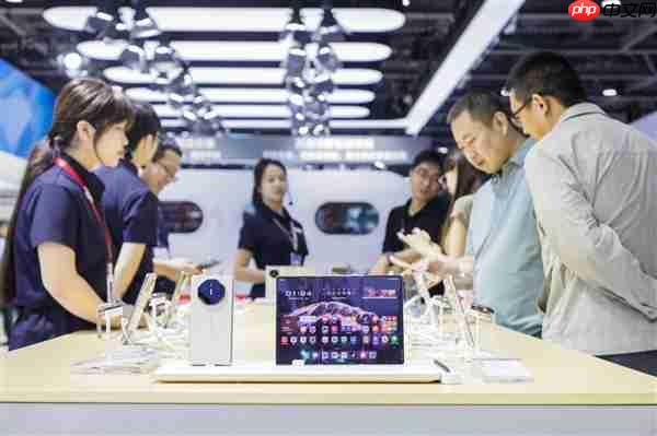 从口袋PC到智能座舱:华为新品矩阵亮相2025中国移动全球合作伙伴大会 解码智慧生活