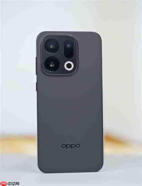 7025mAh超大电池!OPPO Find X9图赏