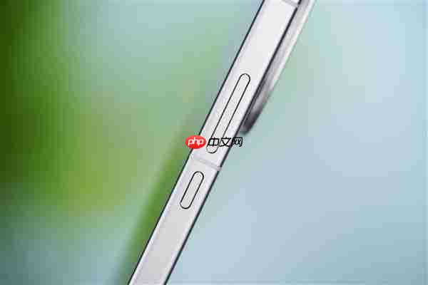 首发2K三星珠峰屏 一眼通透!iQOO 15图赏