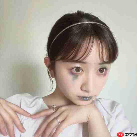 《寂静岭f》美女脸模晒美照:与游戏内形象判若两人
