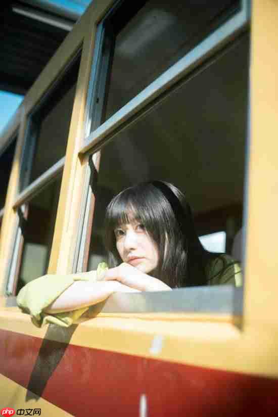 《寂静岭f》美女脸模晒美照:与游戏内形象判若两人