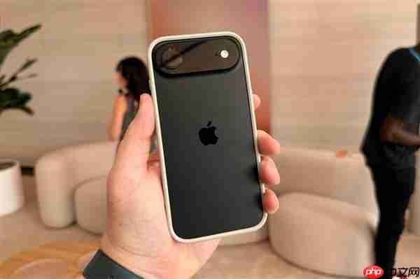 苹果史上最薄手机 产品经理朱海舟谈iPhone Air:旦用难回