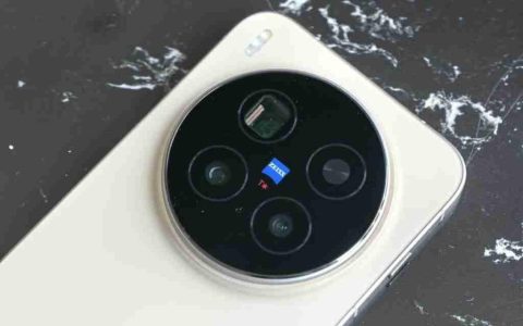 vivo X300 系列即日起接受预订，开价$7998 起再送主题乐园门票及耳机!