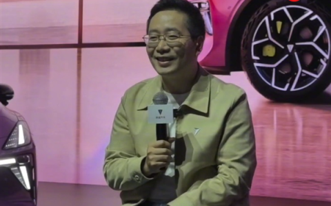 深蓝董事长邓承浩谈隐藏式门把手：我们也受到了特斯拉的影响