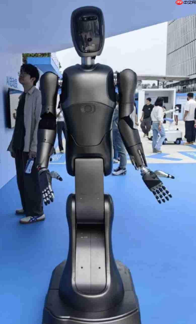 李想谈万台 MEGA 召回：生命只有一次；传明年 AirPods 配摄像头 +AI；神舟二十一飞船发射成功，对接速度创纪录