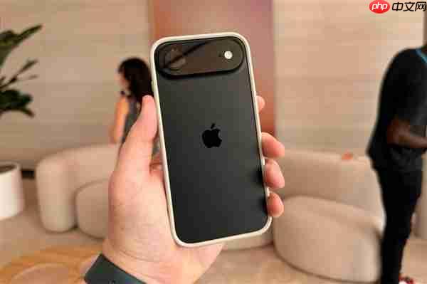 李想谈iPhone Air使用感受:整体很满意 但有续航焦虑