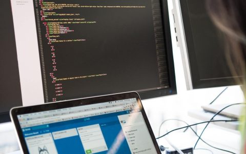 Laravel应用跟用户打交道，就从拿到他们的数据开始！