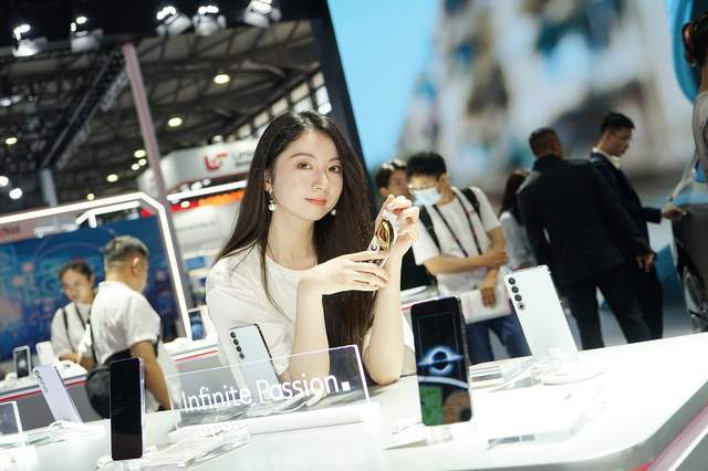 央视报道车载人机交互技术!MWC上海魅族表现亮眼,现场热火朝天