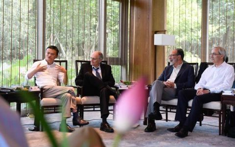 阿里达摩院发布免费开放100项AI专利许可的动机是什么？