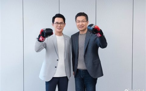 王腾升任Redmi总经理：卢伟冰赠送象征Redmi战斗精神的“拳套”