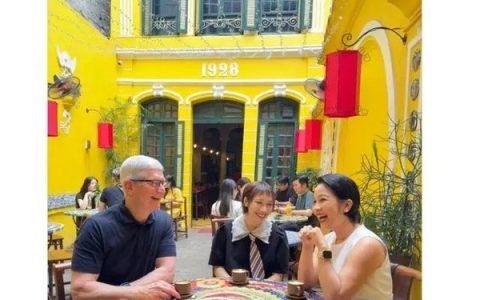 库克越南行“复刻”中国剧本：偶遇明星 一起吃早餐