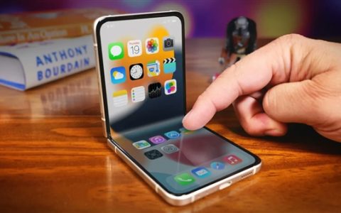 iPhone折叠屏将可双向折叠引热议 网友：成品遥遥无期