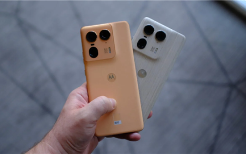 moto首款AI手机 moto X50 Ultra证件照公布
