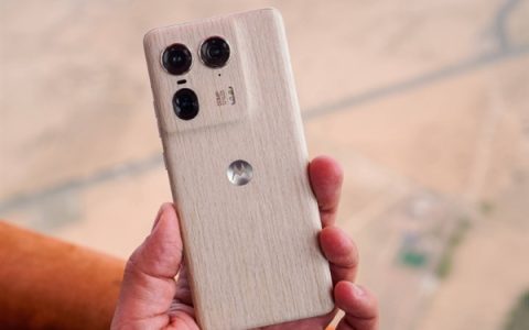 曝迪丽热巴代言！moto X50 Ultra下周发布：moto首款AI手机