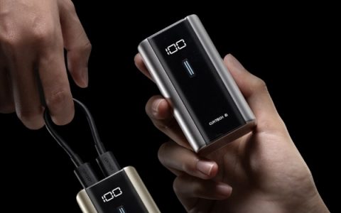 酷态科推出6号超级电能块充电宝：正面比银行卡还小 自带双C口线