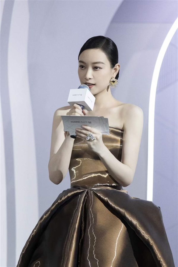 HUAWEI Pura 70锐意风尚之夜登陆上海:何刚诠释“锐意向前”品牌精神