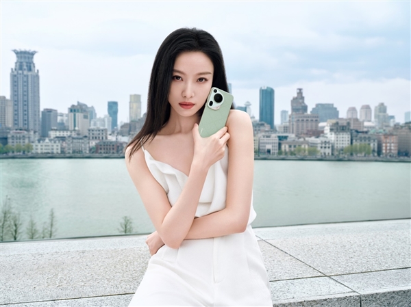 HUAWEI Pura 70锐意风尚之夜登陆上海:何刚诠释“锐意向前”品牌精神